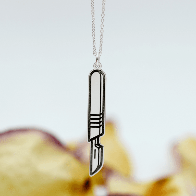 Lănțișor cu medalion simbol Bisturiu - Argint 925