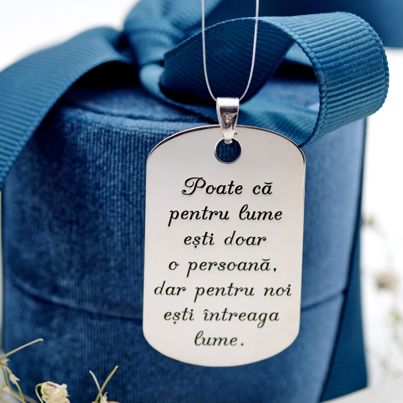 Plăcuță Army personalizată „Poate că pentru lume ești doar o persoană, dar pentru noi ești întreaga lume” – Argint 925