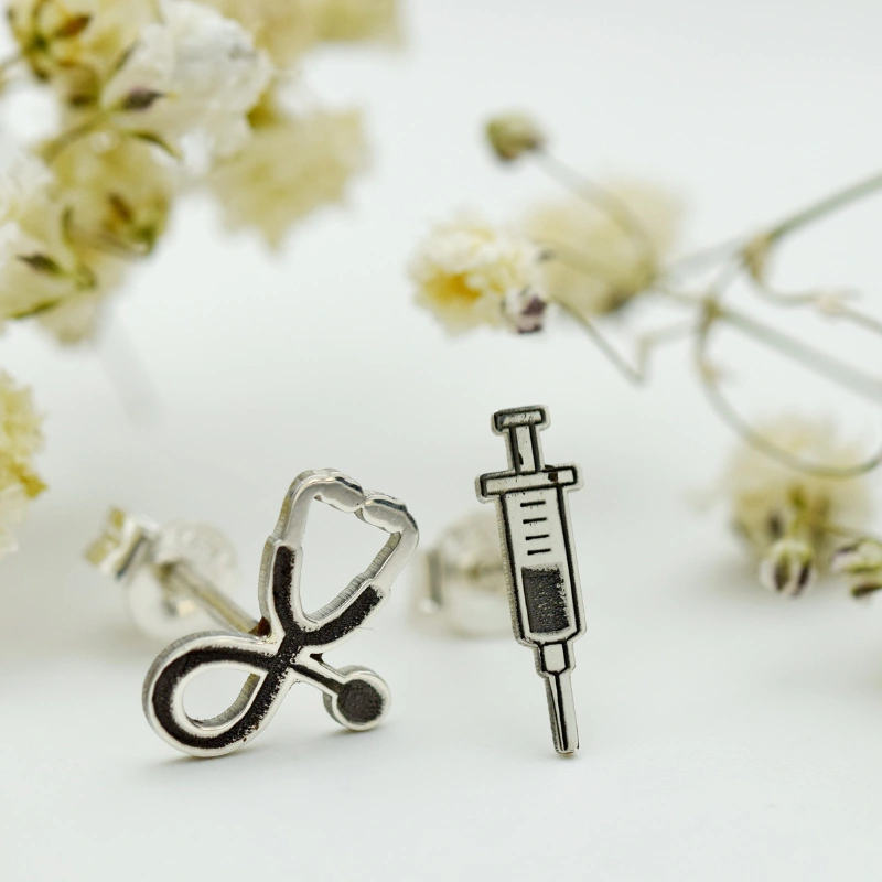 Cercei simbol – Seringă și stetoscop – Argint 925 🩺💉