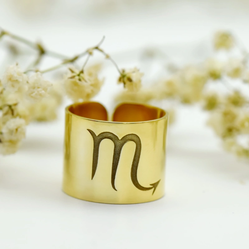 inelul reglabil personalizat cu simbol zodiac – Argint suflat cu aur
